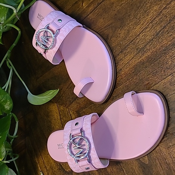 Michael Kors Rory flat thong - Picture 1 of 10